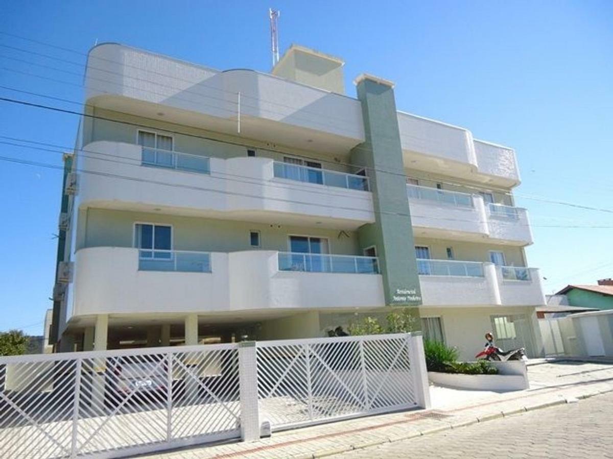 Res. Antonio Pinheiro. Apartamento Com 2 Dormitorios. Bombinhas Buitenkant foto